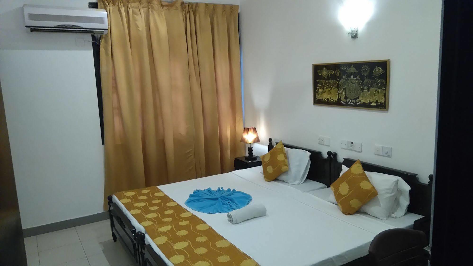 Beverly Hills Hotel Dehiwala-Mount Lavinia Екстер'єр фото